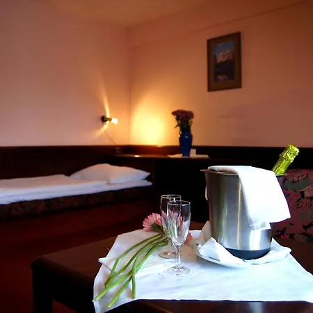 Floret 3* Pruhonice