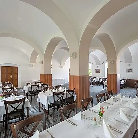 Floret 3* Pruhonice