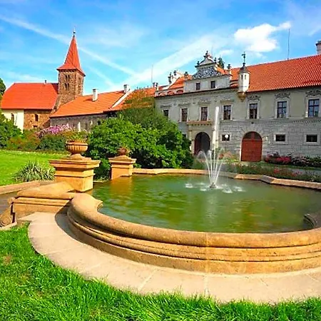 Floret Hotel Pruhonice