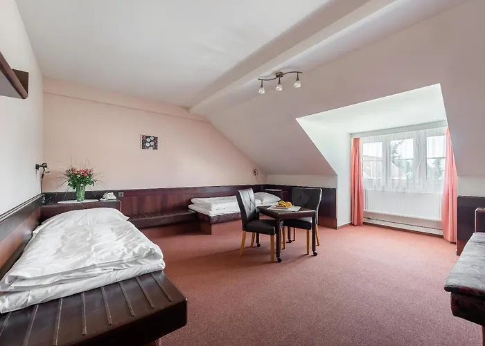 Floret Hotell Prŭhonice